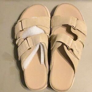 Elegant Tan Sandals with Adjustable Straps